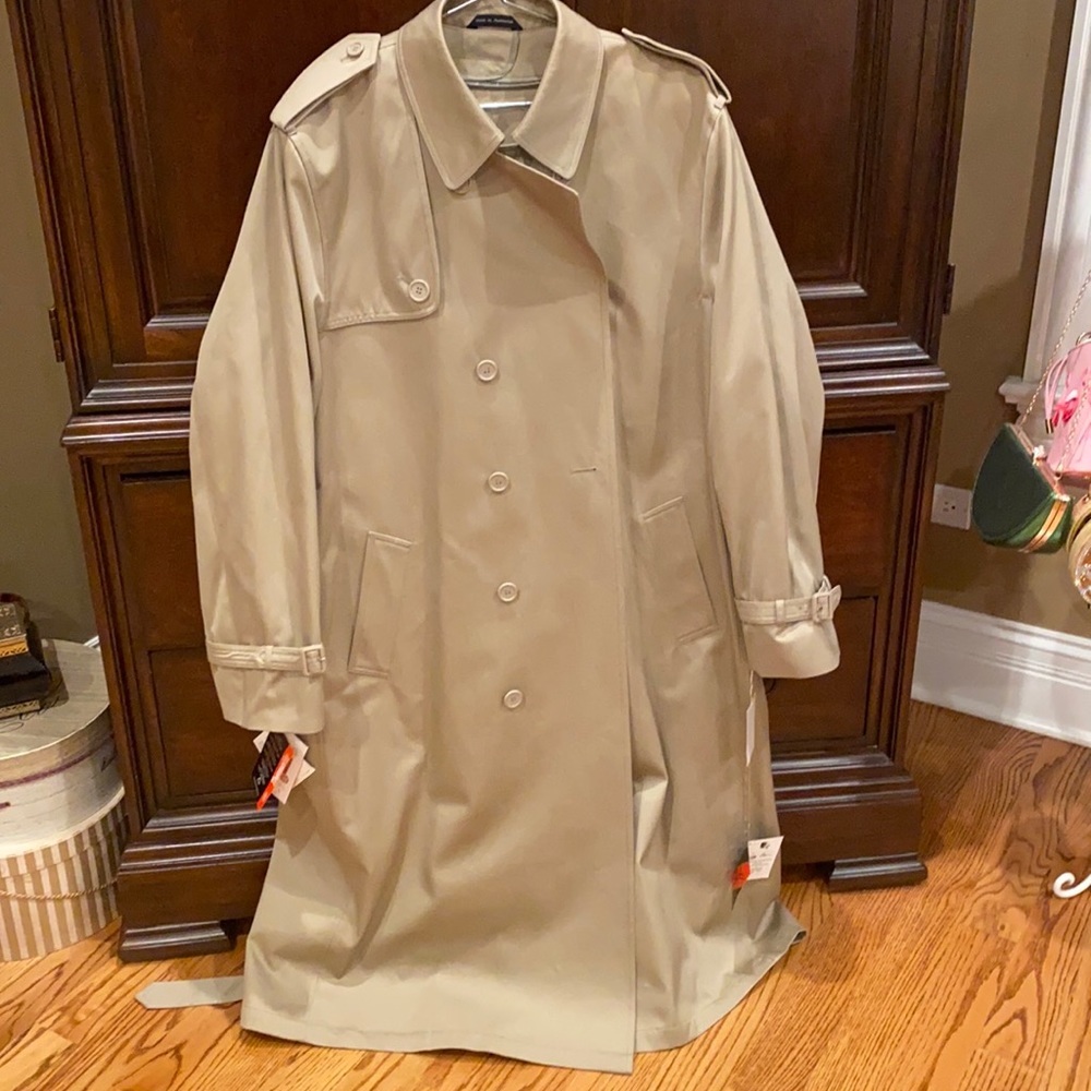 Oleg Cassini Signature Collection All Weather Men’s Coat with lining